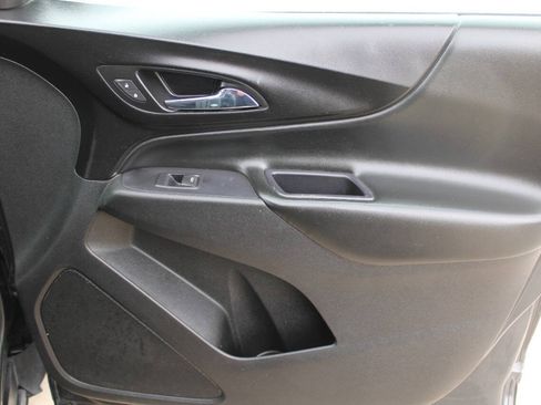 Used 2018 Chevrolet Equinox LT AWD/4WD image 12