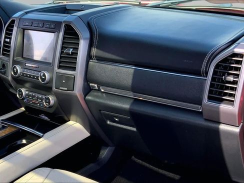 Used 2021 Ford Expedition Platinum RWD image 17