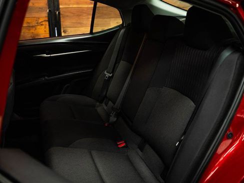 Used 2025 Toyota Camry LE w/ Convenience Package image 10