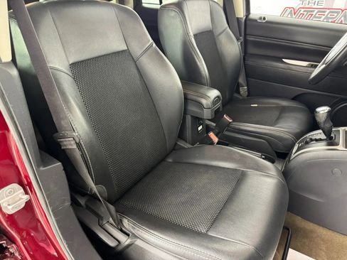 Used 2017 Jeep Compass Latitude AWD/4WD image 29