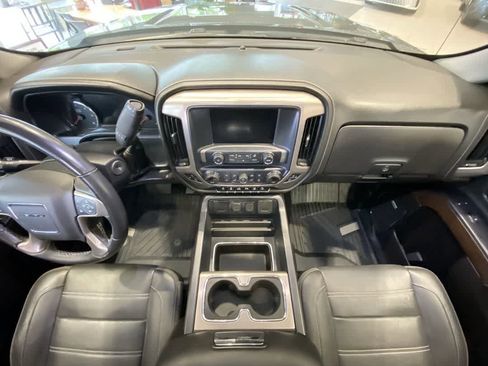 Used 2019 GMC Sierra 2500 Denali w/ Suspension Package, Off-Road AWD/4WD image 24