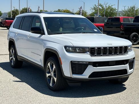 New 2026 Jeep Grand Cherokee L Limited w/ Luxury Tech Group II AWD/4WD image 10