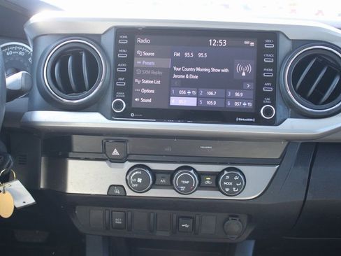 Used 2020 Toyota Tacoma SR5 image 10