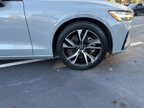 Certified 2024 Volvo S60 B5 Core image 13