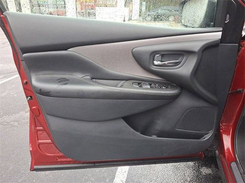 Used 2023 Nissan Murano SV image 12