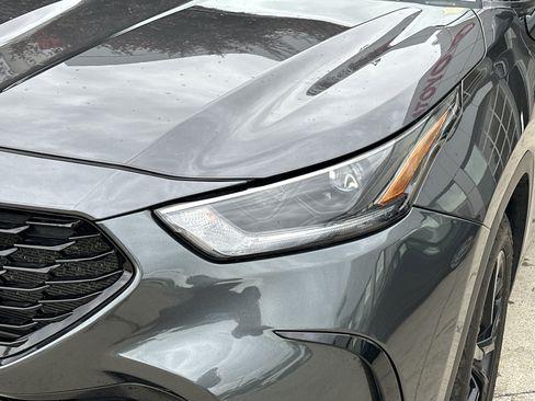 Used 2023 Toyota Highlander XSE AWD/4WD image 10