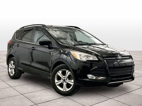 Used 2015 Ford Escape SE w/ Equipment Group 201A AWD/4WD image 2