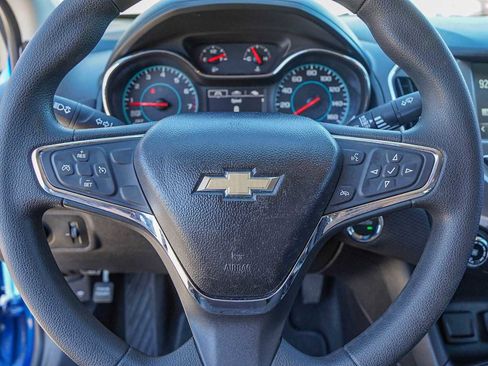 Used 2017 Chevrolet Cruze LT w/ Convenience Package image 12