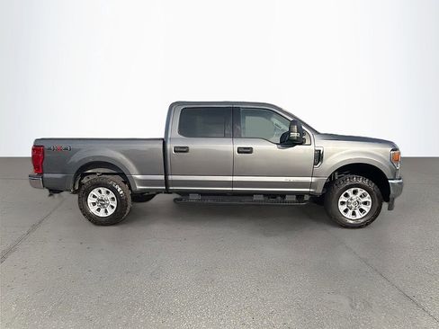 Used 2022 Ford F250 XLT AWD/4WD image 3