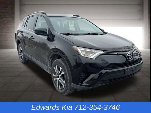 Used 2016 Toyota RAV4 LE image 1