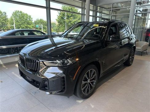 New 2026 BMW X5 xDrive50e w/ M Sport Package image 3