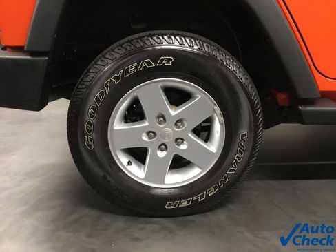 Used 2015 Jeep Wrangler Unlimited Sport w/ Quick Order Package 24S AWD/4WD image 19