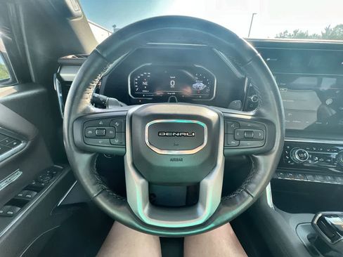 Used 2024 GMC Sierra 1500 Denali image 11