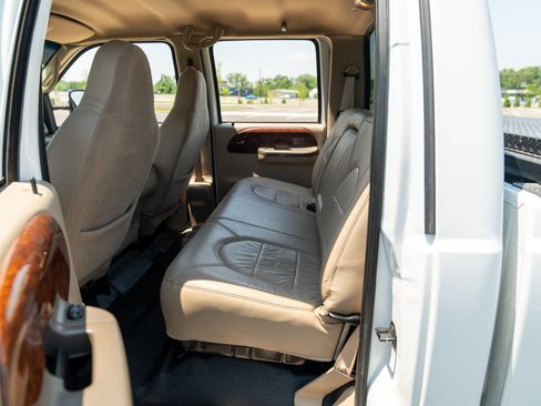 Used 2000 Ford F350 Lariat image 34