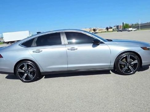 Used 2024 Honda Accord Sport image 8