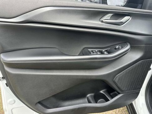 Used 2023 Jeep Grand Cherokee L Laredo image 22