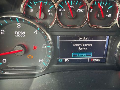 Used 2018 Chevrolet Silverado 1500 LT w/ Texas Edition RWD image 8