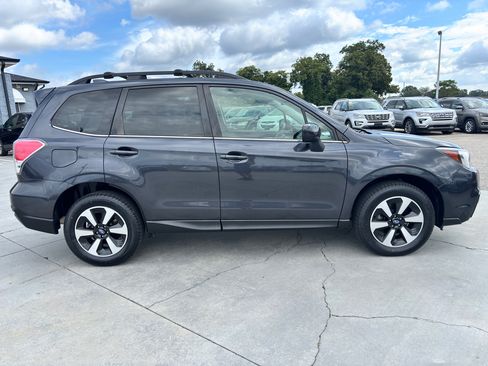 Used 2018 Subaru Forester 2.5i Limited image 3