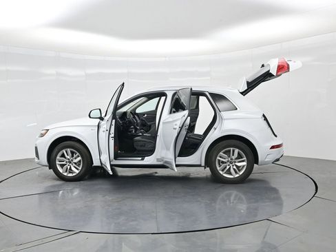 Used 2023 Audi Q5 2.0T Premium w/ Convenience Package AWD/4WD image 4