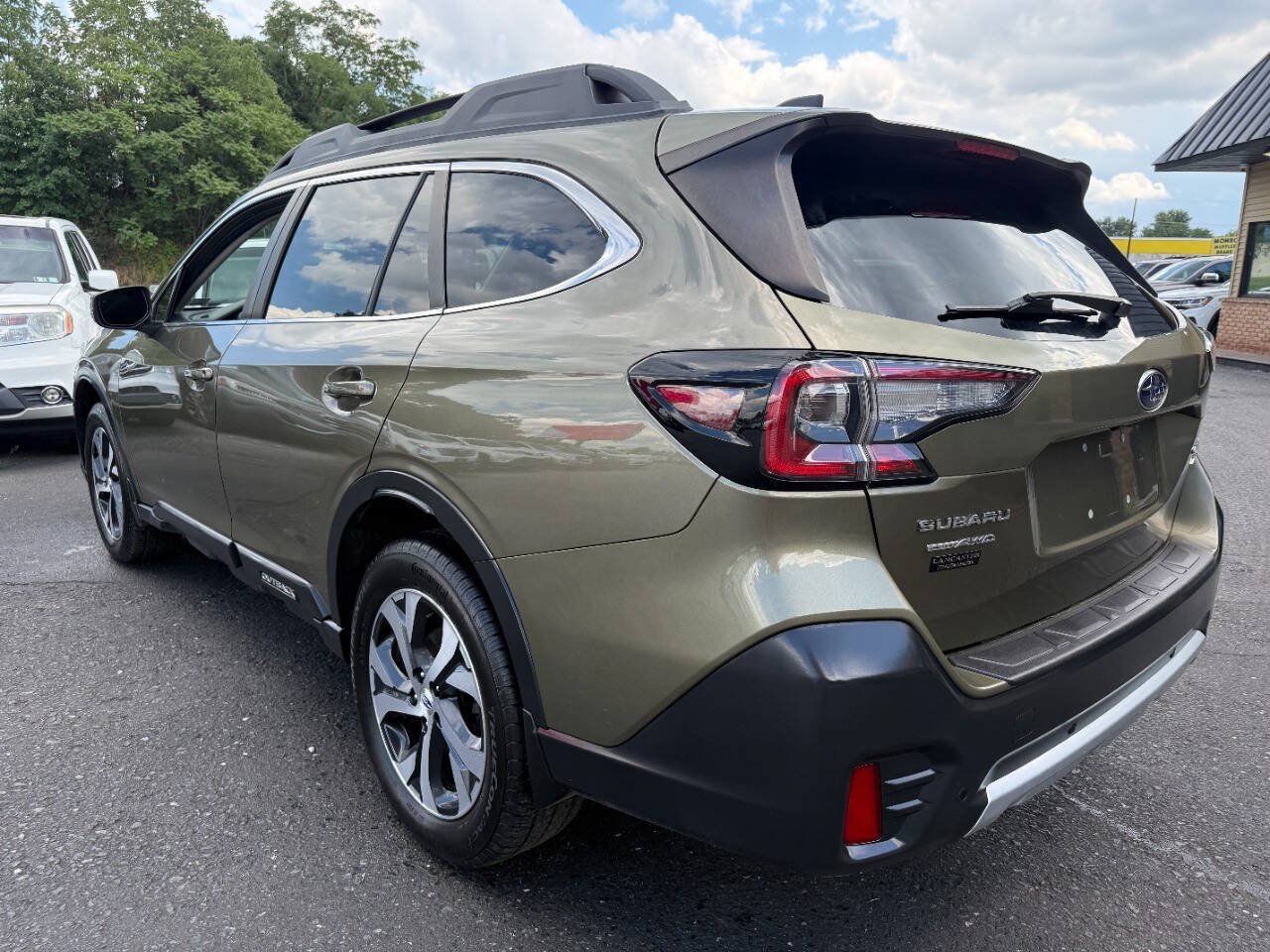 Used 2020 Subaru Outback Limited XT w/ Popular Package #2 AWD/4WD image 7