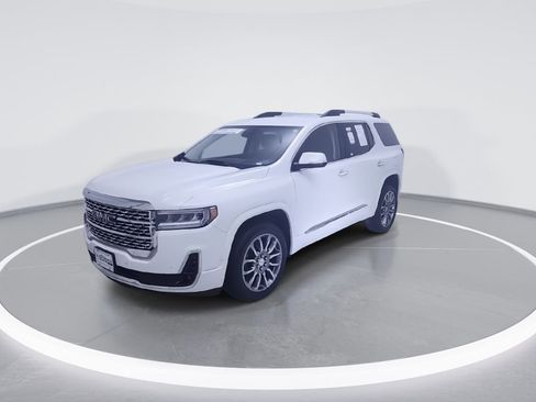 Used 2023 GMC Acadia Denali image 4