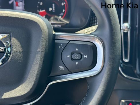 Used 2022 Volvo XC40 T5 R-Design w/ Advanced Package image 19