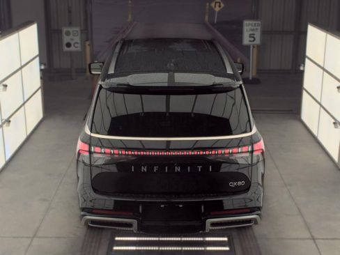 Certified 2025 INFINITI QX80 Pure RWD image 7