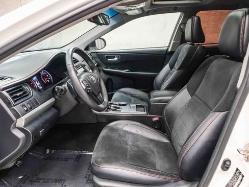Used 2017 Toyota Camry XSE w/ Moonroof Package FWD image 24