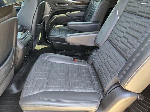 Used 2023 Cadillac Escalade ESV Sport Platinum w/ LPO, ONYX Package AWD/4WD image 30