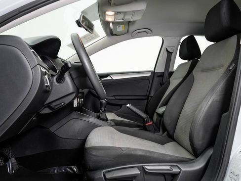 Used 2017 Volkswagen Jetta S w/ Jetta S Cold Weather Package FWD image 6