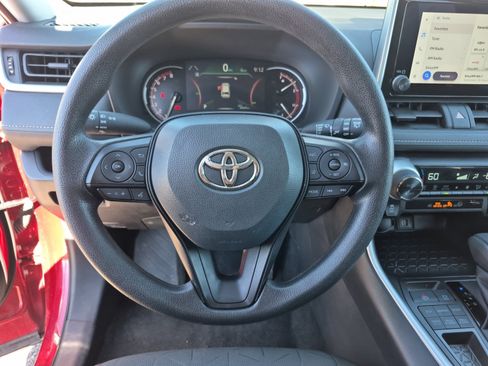 Used 2025 Toyota RAV4 XLE AWD/4WD image 9