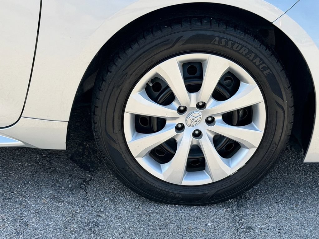 Used 2021 Toyota Corolla LE FWD image 9