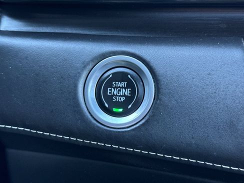 Used 2022 Cadillac Escalade ESV Sport Platinum image 27