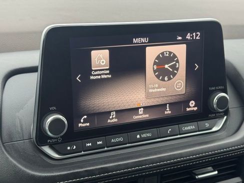 Used 2023 Nissan Rogue SV image 32