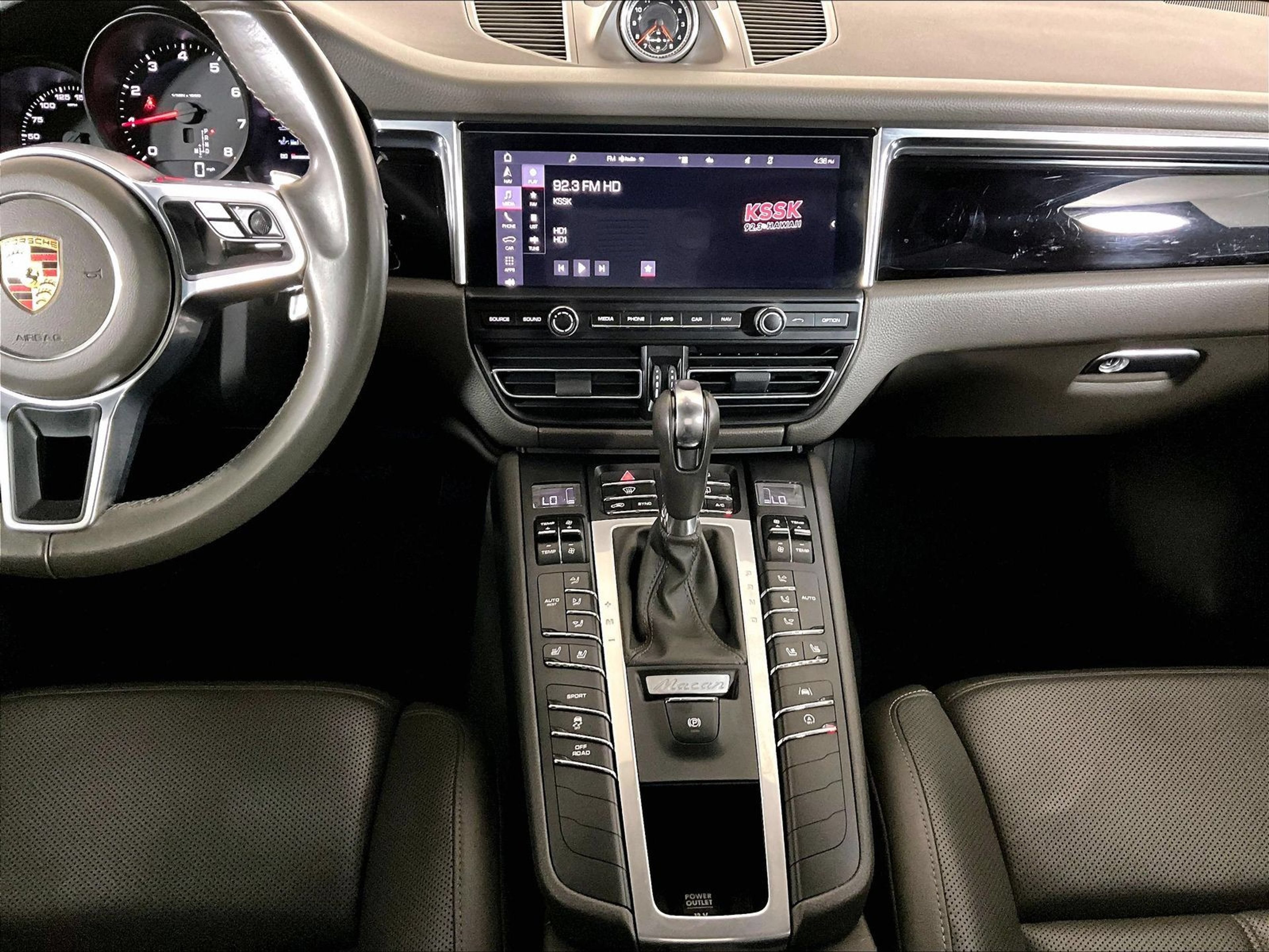 Certified 2020 Porsche Macan AWD/4WD image 14