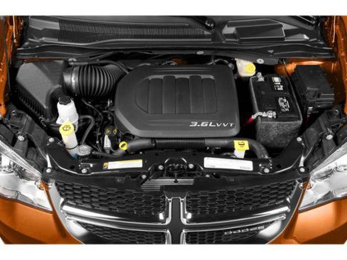 Used 2015 Dodge Grand Caravan SXT w/ UConnect Hands-Free Group image 17