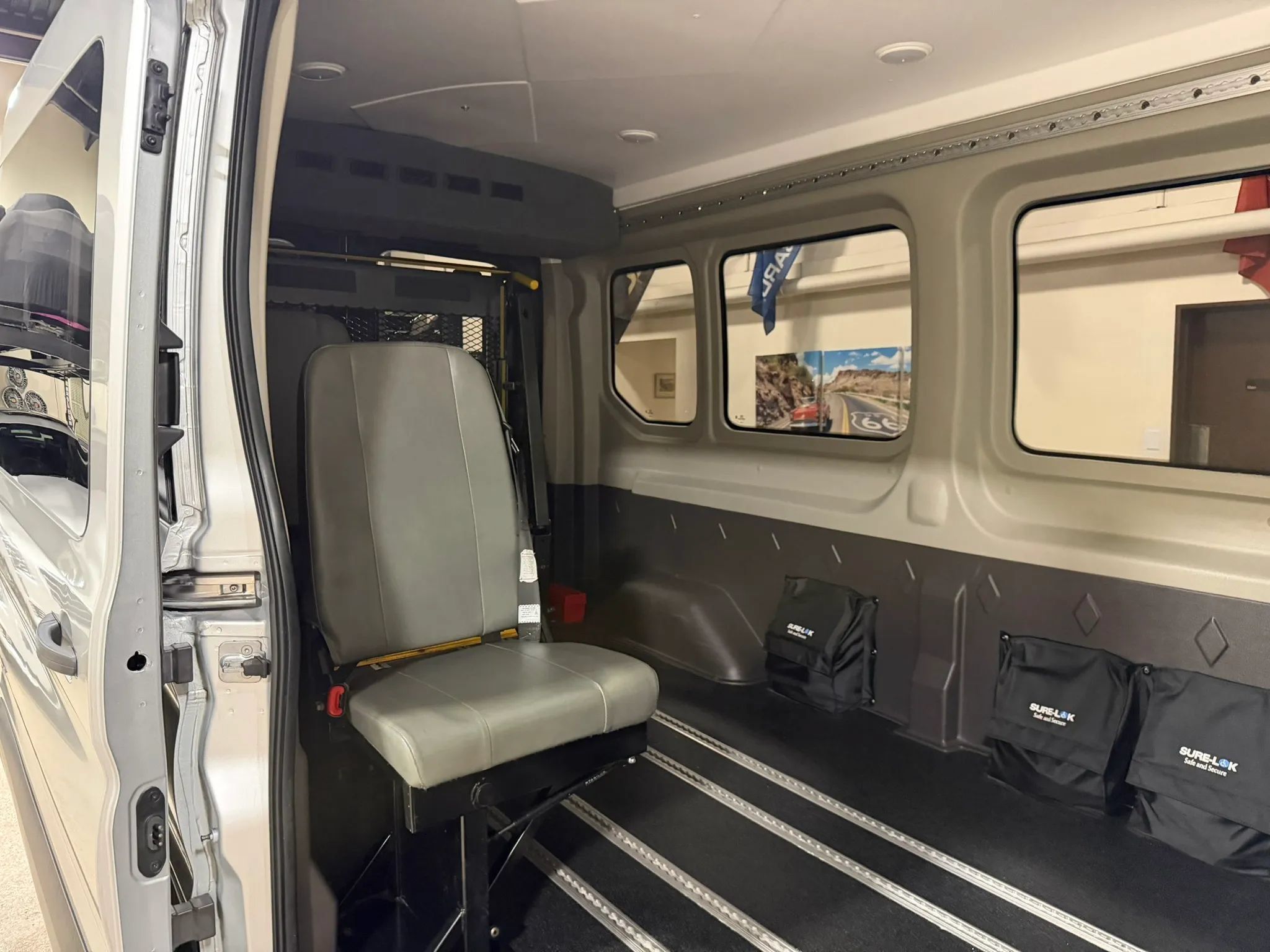 Used 2019 Ford Transit 250 148 Medium Roof RWD image 26