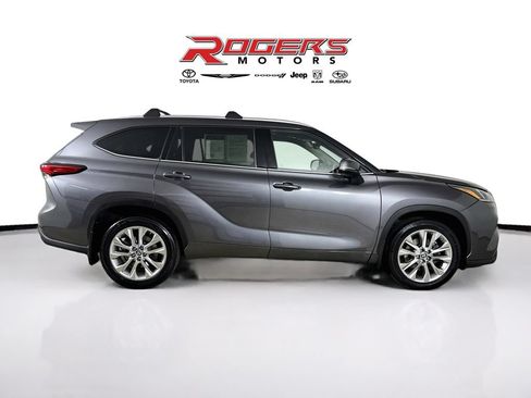 Used 2023 Toyota Highlander Limited AWD/4WD image 14