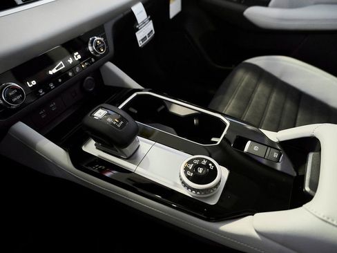 New 2026 Mitsubishi Outlander SE FWD image 47
