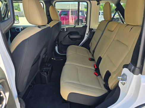Used 2018 Jeep Wrangler Unlimited Sport S AWD/4WD image 11