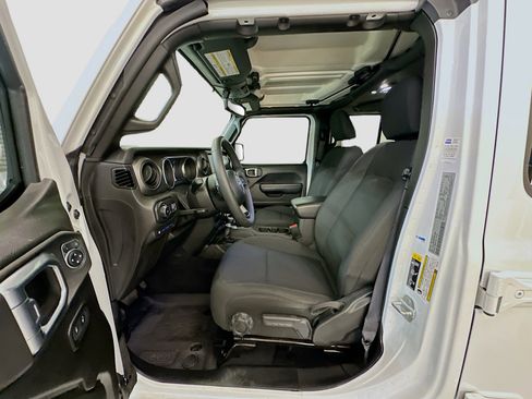 Used 2023 Jeep Wrangler Unlimited AWD/4WD image 13