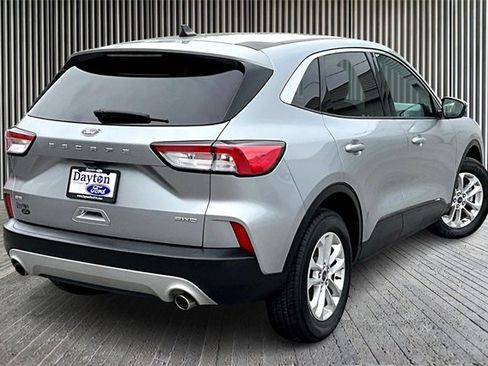 Used 2021 Ford Escape SE image 2