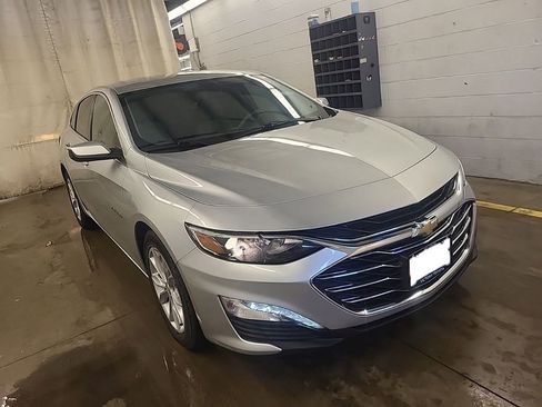 Used 2022 Chevrolet Malibu LT image 3