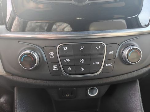 Used 2023 Chevrolet Traverse LT w/ LPO, Floor Liner Package image 20