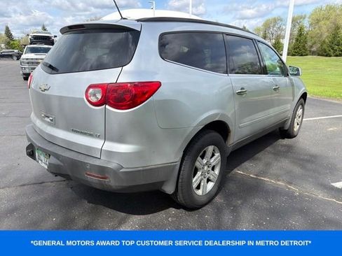 Used 2011 Chevrolet Traverse LT w/ Personal Connectivity Package FWD image 3