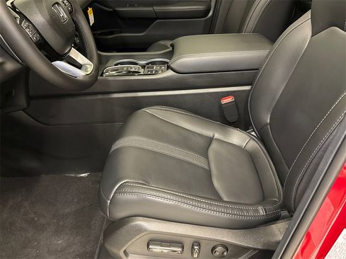 New 2025 Honda Pilot Touring image 22