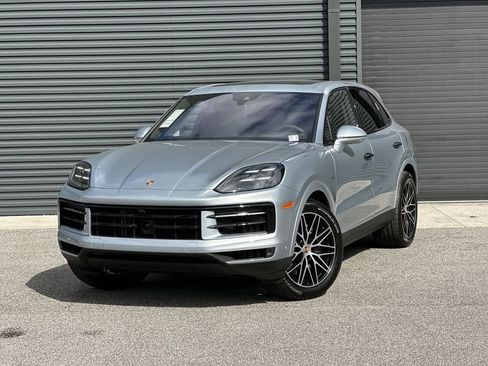 Certified 2026 Porsche Cayenne AWD/4WD image 1