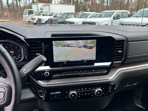 Used 2025 GMC Sierra 1500 SLT image 21