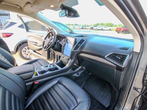 Used 2024 Ford Edge SEL w/ Convenience Package AWD/4WD image 16