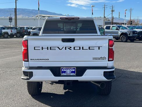 New 2026 Chevrolet Silverado 2500 High Country w/ High Country Premium Package AWD/4WD image 6